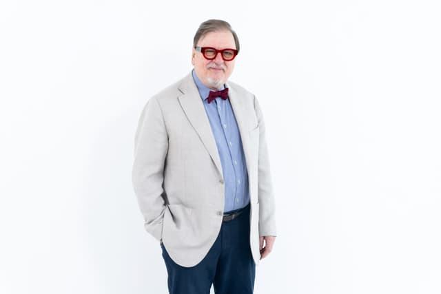 Dr. C Herbort