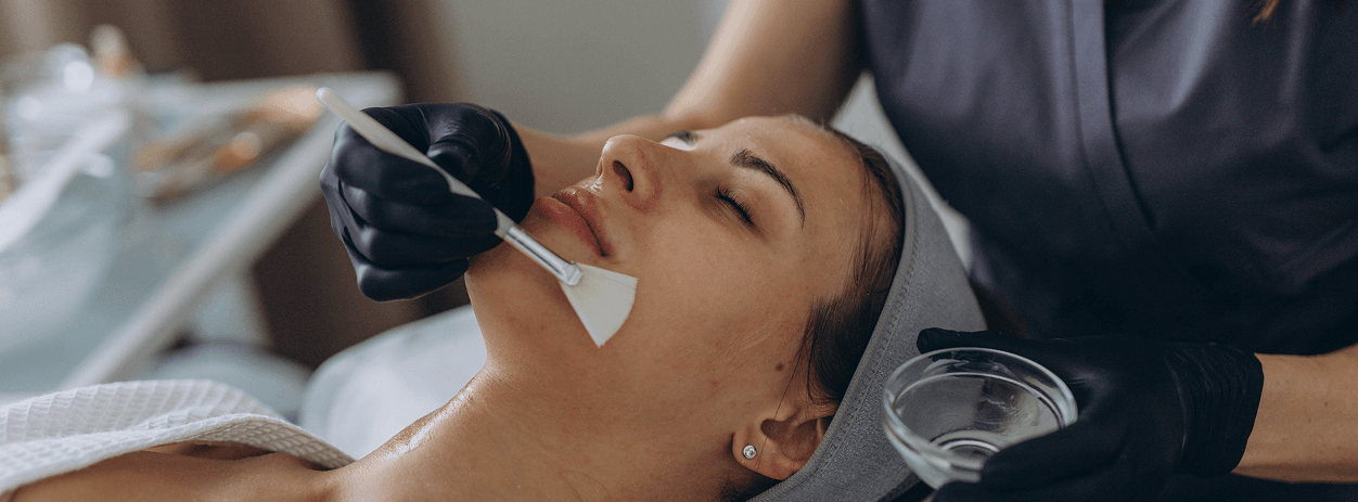 Aesthetic consultation and diagnosis banner